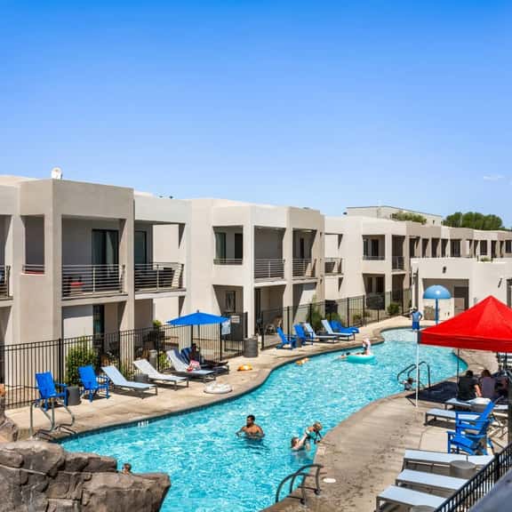 Poolside Palms at The Lofts by Ember Stays - Image 1